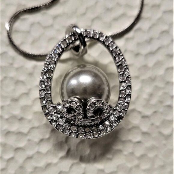 Grey Pearl Pendant Necklace - Picture 4 of 6